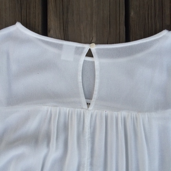 WHITE BELL SLEEVE TOP - Picture 4 of 4
